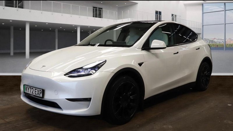 TESLA MODEL Y