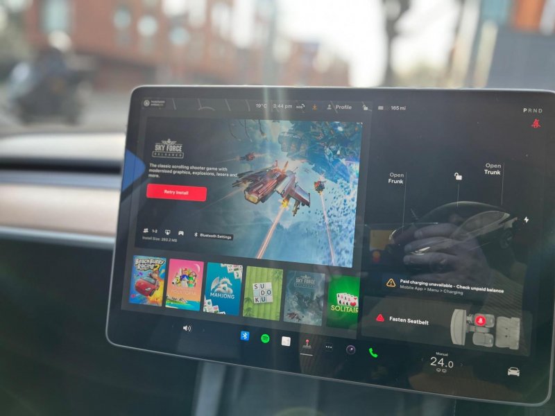 TESLA MODEL 3