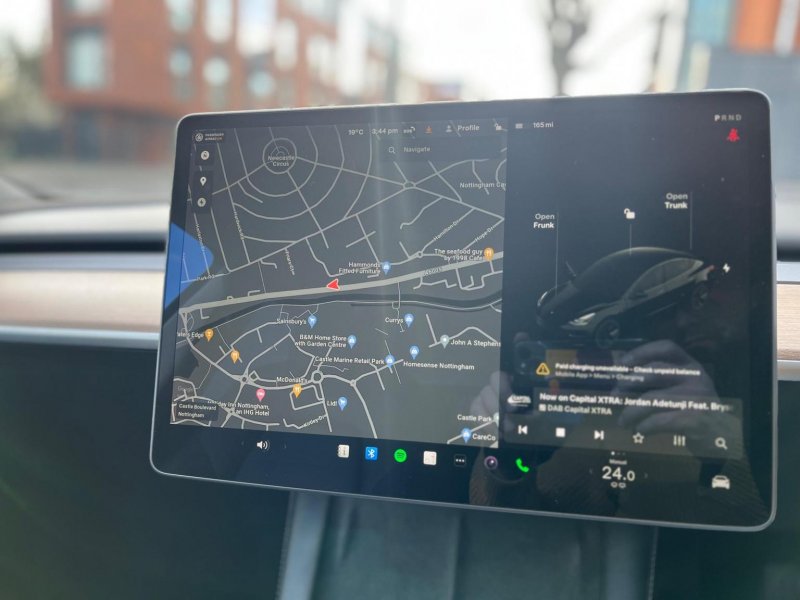 TESLA MODEL 3