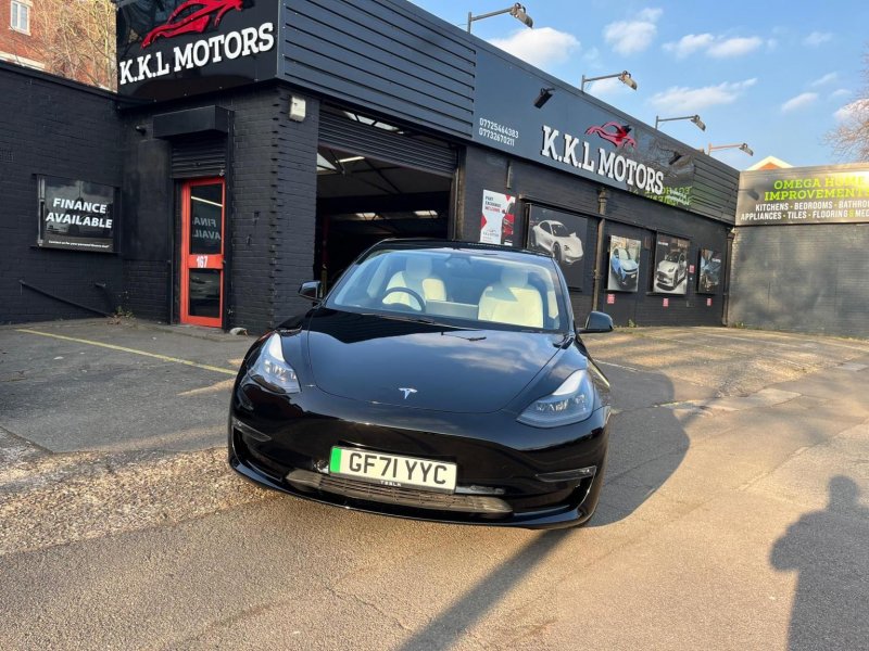 TESLA MODEL 3