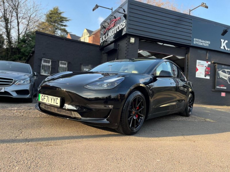 TESLA MODEL 3