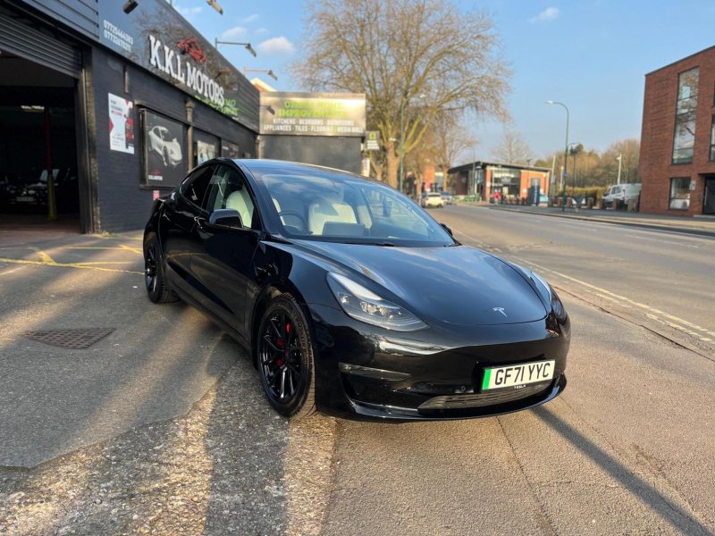 TESLA MODEL 3