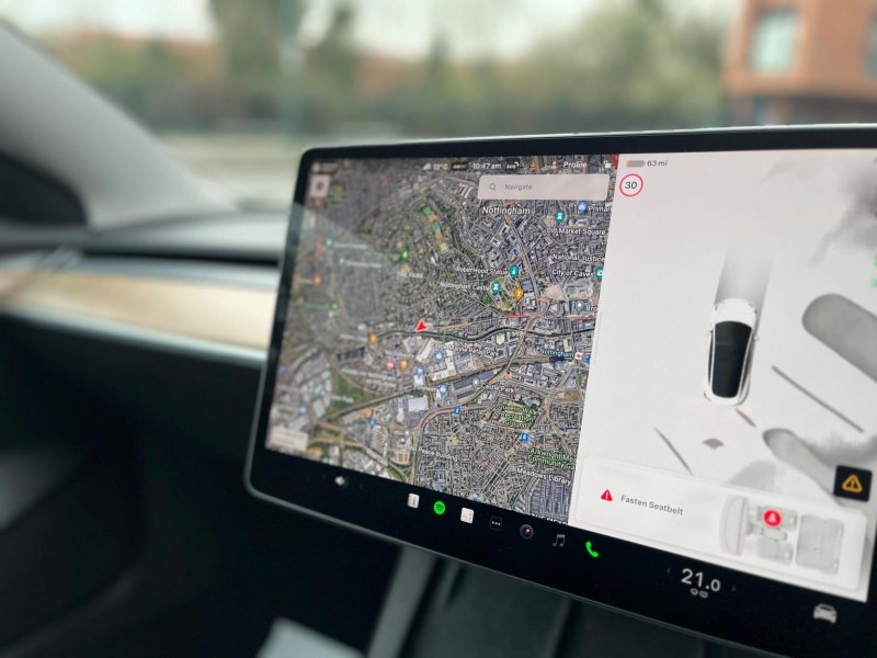 TESLA MODEL 3