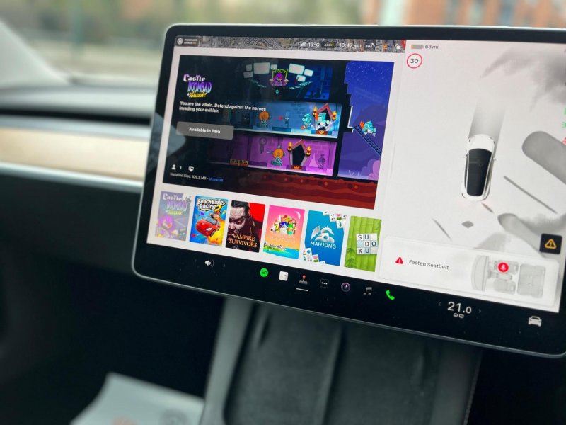 TESLA MODEL 3