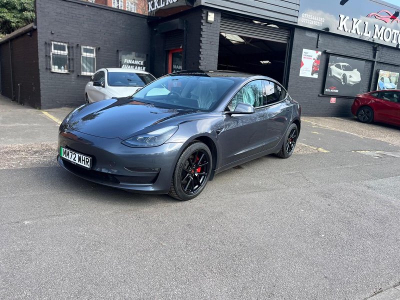 TESLA MODEL 3