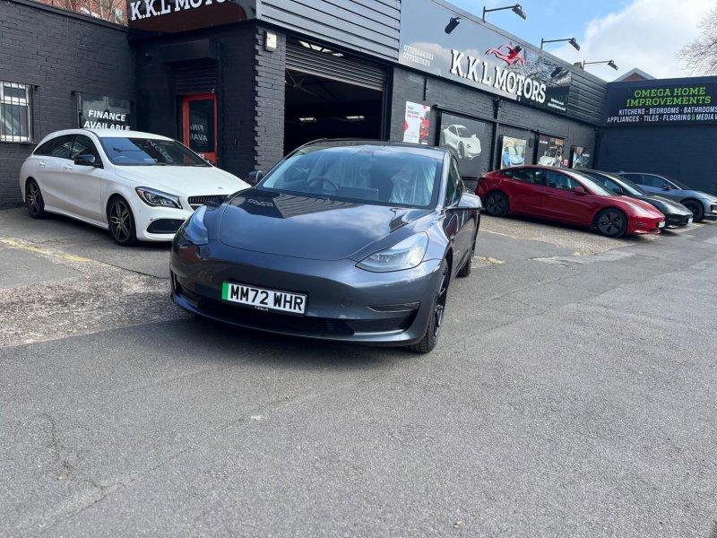 TESLA MODEL 3