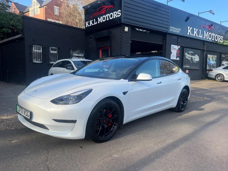 TESLA MODEL 3