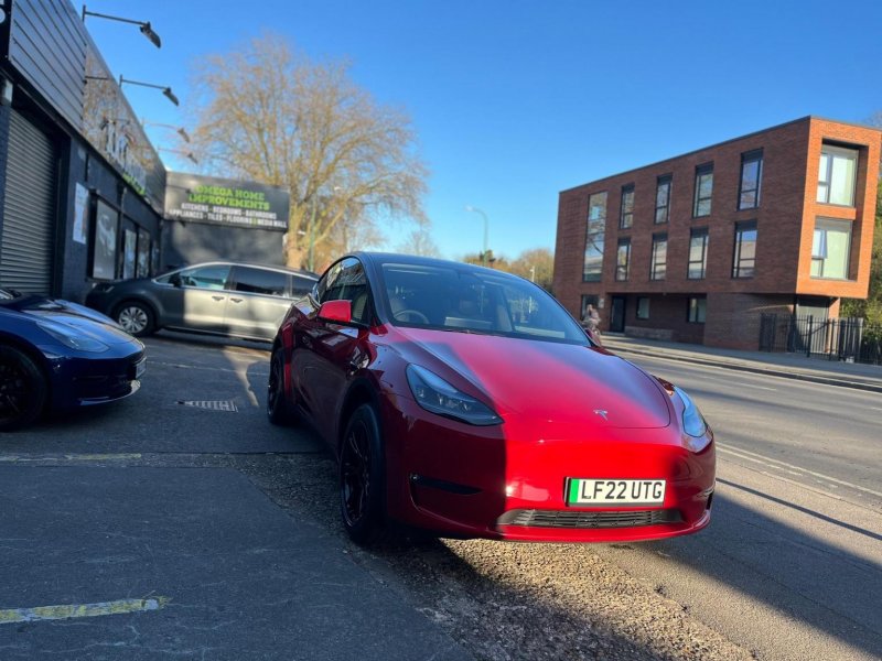 TESLA MODEL Y