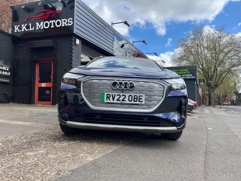 AUDI E-TRON