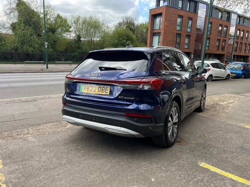 AUDI E-TRON
