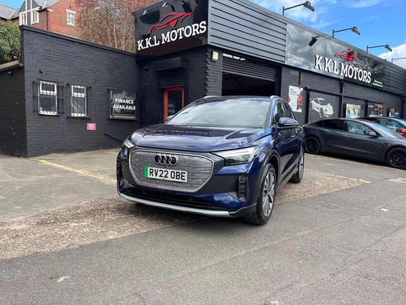 AUDI E-TRON