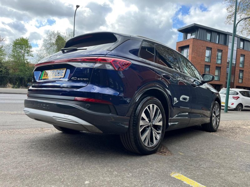 AUDI E-TRON