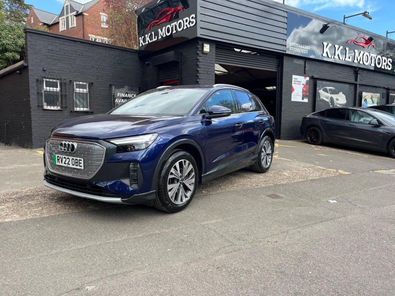 AUDI E-TRON