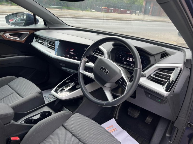 AUDI E-TRON