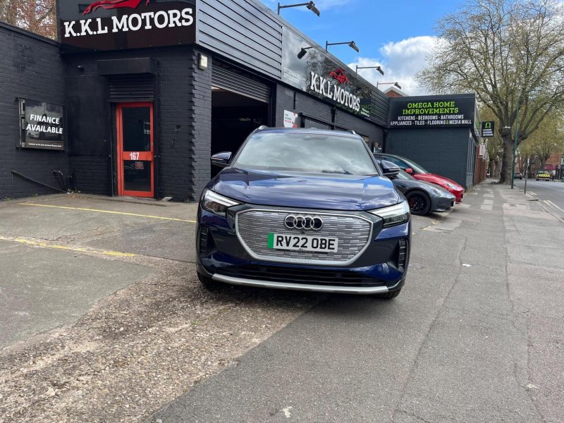 AUDI E-TRON