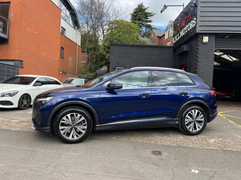 AUDI E-TRON