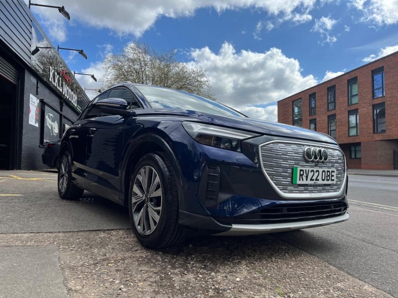 AUDI E-TRON