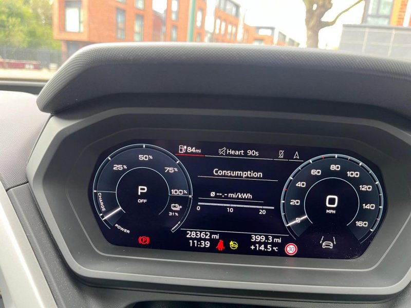 AUDI E-TRON
