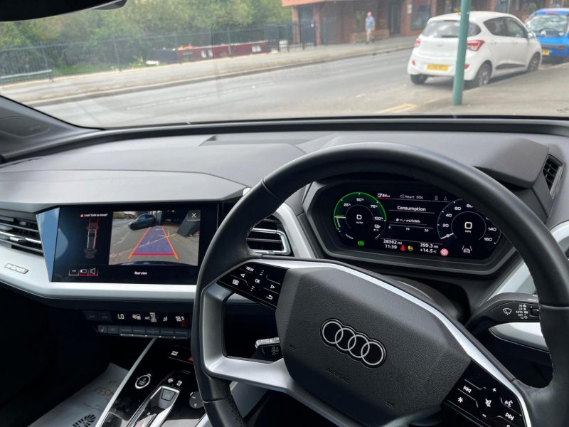 AUDI E-TRON