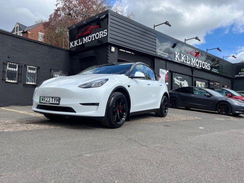 TESLA MODEL Y
