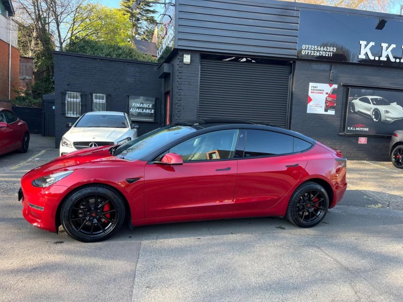 TESLA MODEL 3