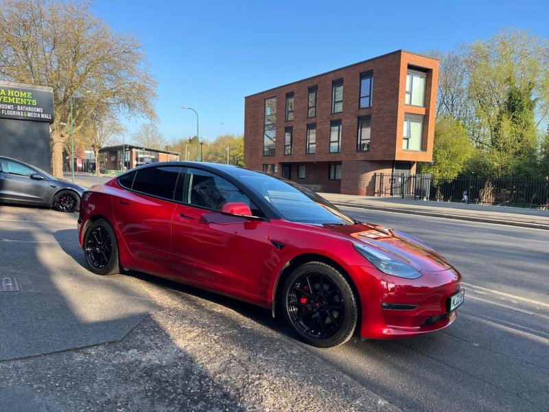 TESLA MODEL 3