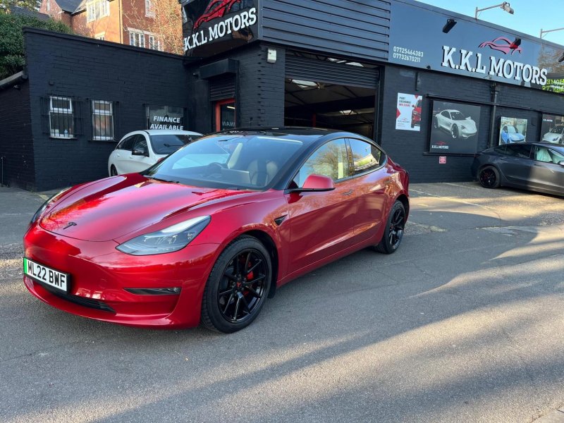 TESLA MODEL 3