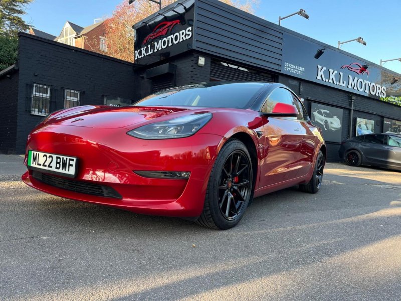 TESLA MODEL 3