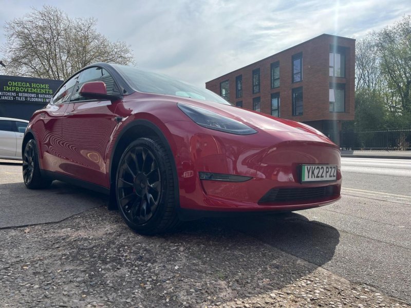 TESLA MODEL Y