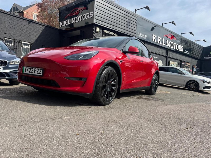 TESLA MODEL Y
