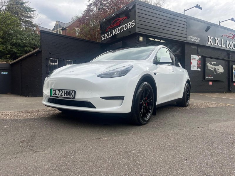 TESLA MODEL Y