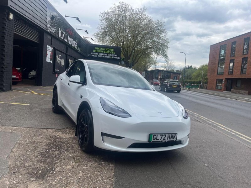 TESLA MODEL Y
