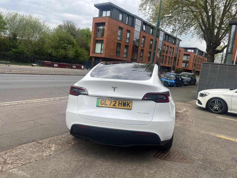 TESLA MODEL Y