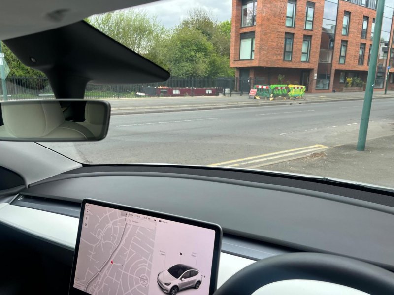 TESLA MODEL Y