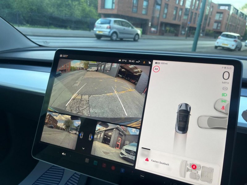 TESLA MODEL 3