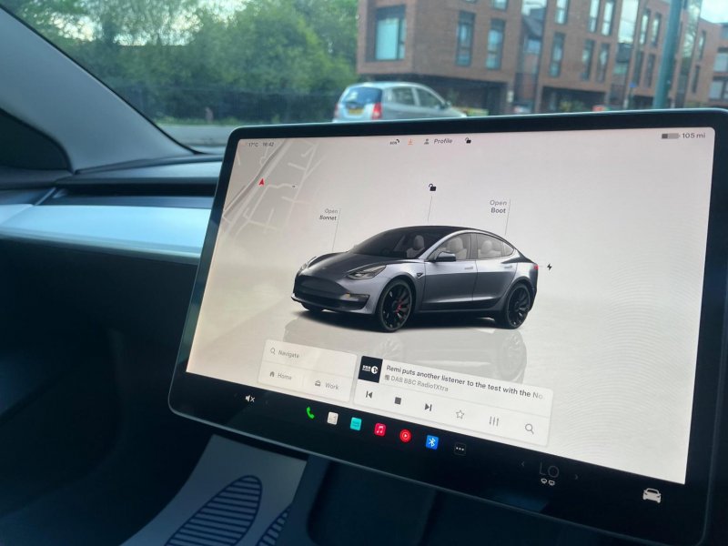 TESLA MODEL 3