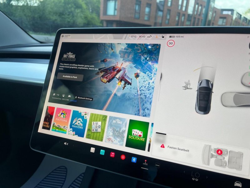 TESLA MODEL 3