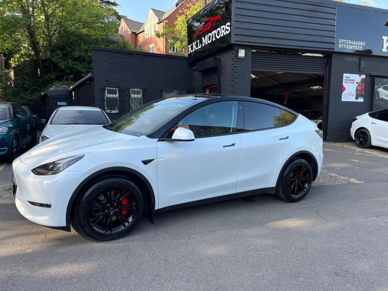 TESLA MODEL Y