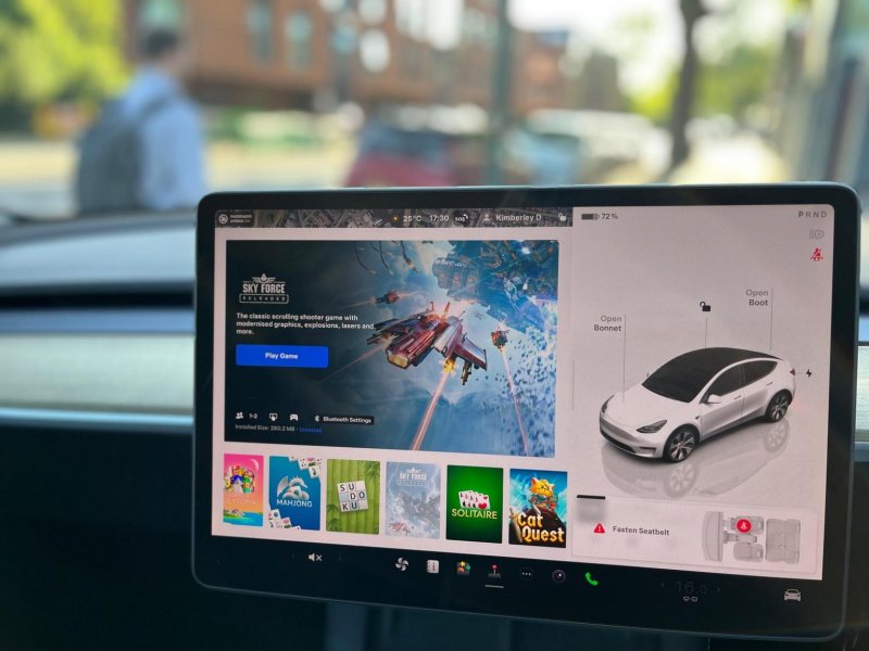 TESLA MODEL Y