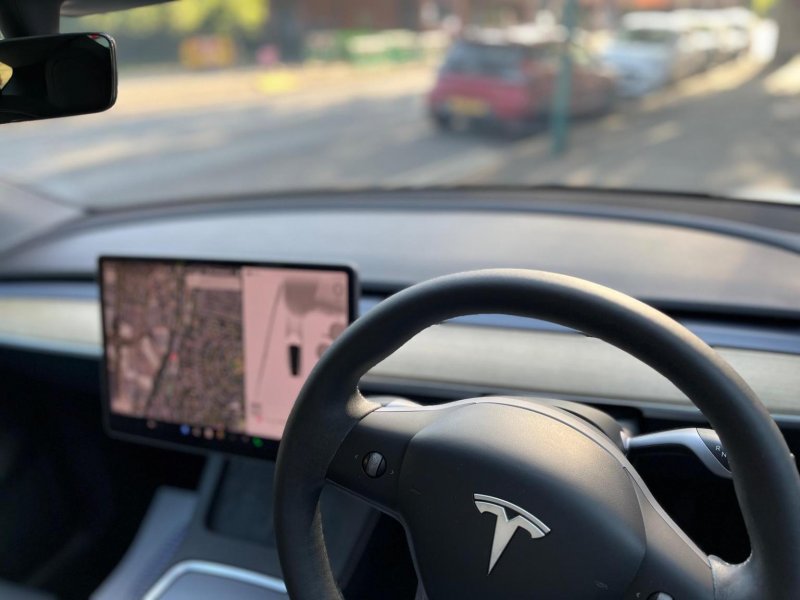 TESLA MODEL Y