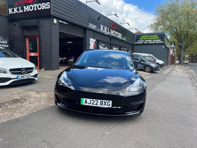 TESLA MODEL 3