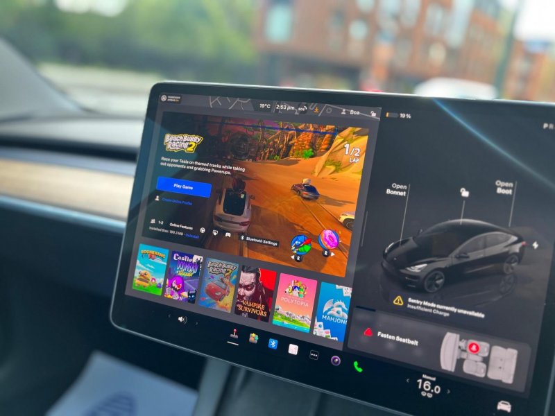 TESLA MODEL 3