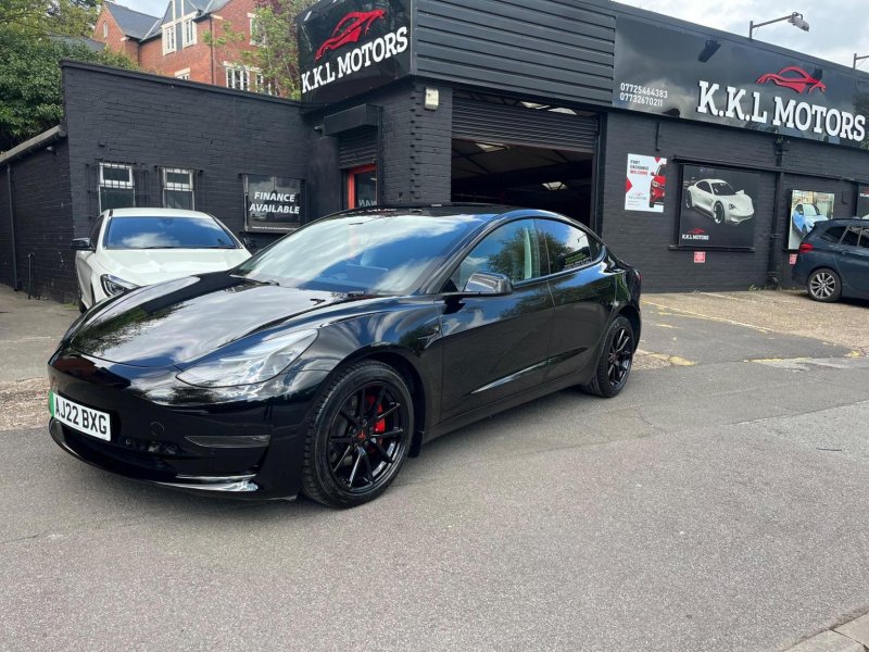 TESLA MODEL 3