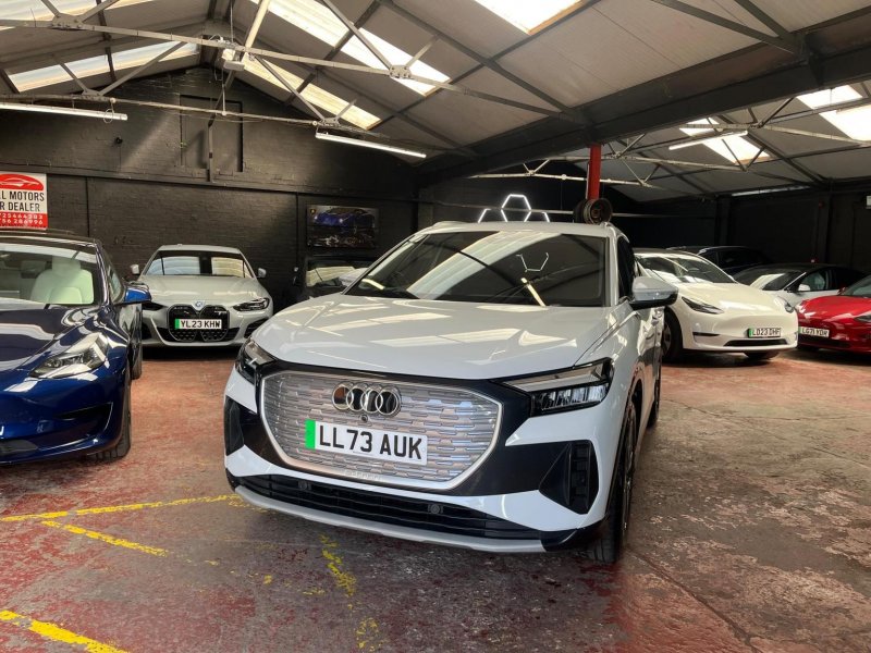 AUDI E-TRON