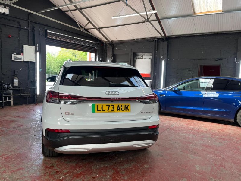 AUDI E-TRON