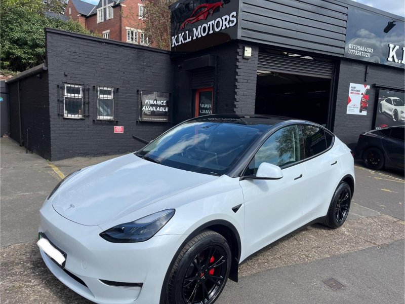 TESLA MODEL Y