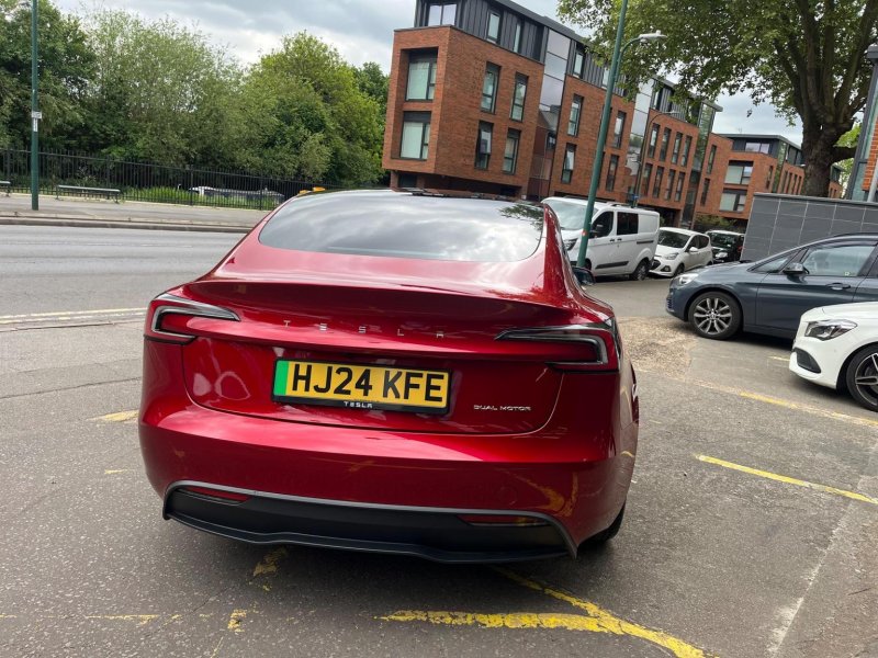 TESLA MODEL 3
