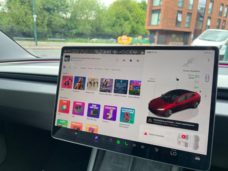 TESLA MODEL 3