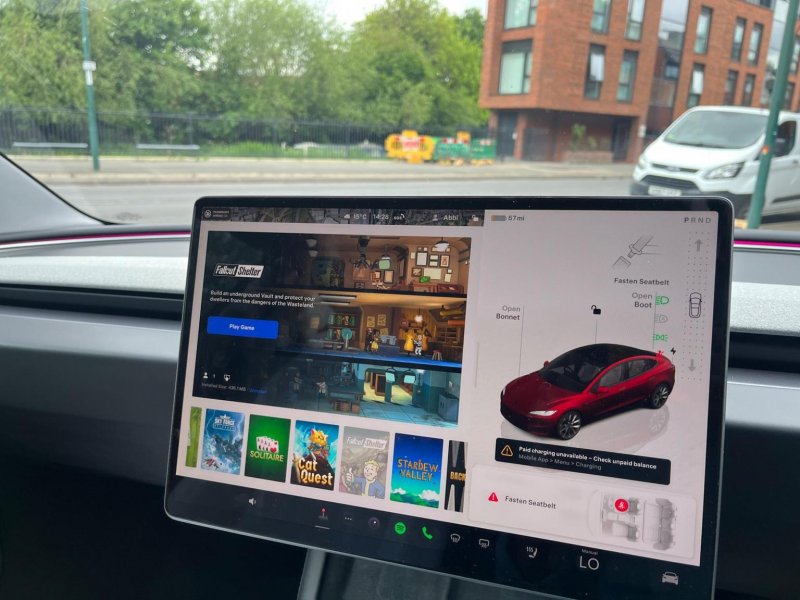 TESLA MODEL 3