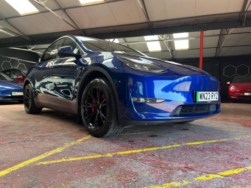 TESLA MODEL Y